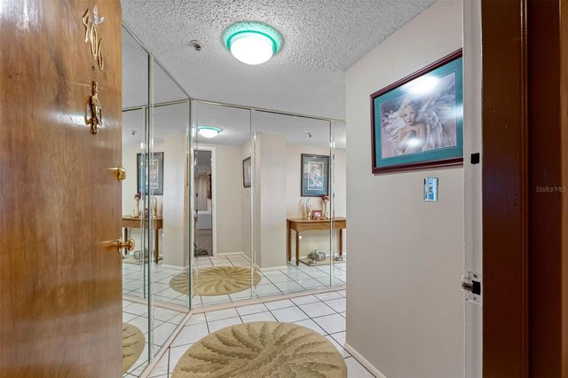 7430 SUNSHINE SKYWAY LANE S 406, St Petersburg, FL 33711