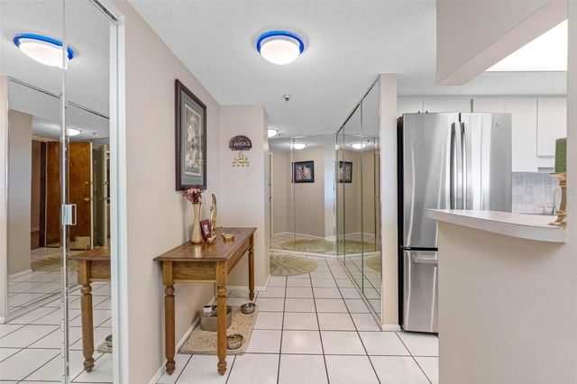 7430 SUNSHINE SKYWAY LANE S 406, St Petersburg, FL 33711