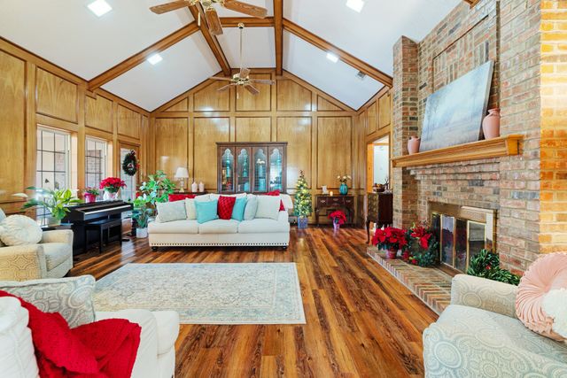 925 Medalist Street, Paris, TX 75460