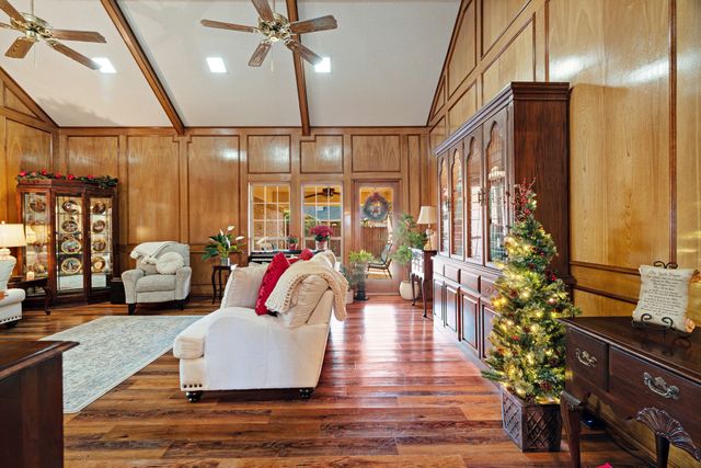 925 Medalist Street, Paris, TX 75460