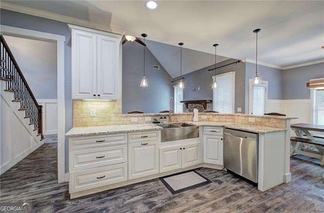 908 Emerald Court, Woodstock, GA 30189