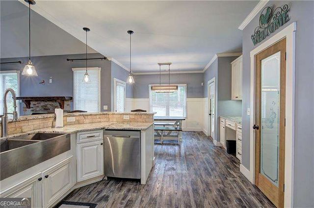908 Emerald Court, Woodstock, GA 30189