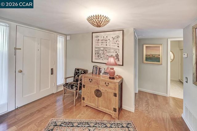 2001 Oakmont Way 6, Walnut Creek, CA 94595