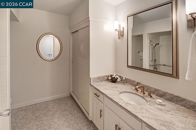 2001 Oakmont Way 6, Walnut Creek, CA 94595