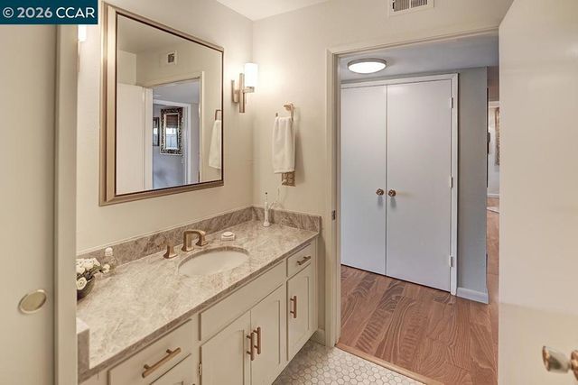 2001 Oakmont Way 6, Walnut Creek, CA 94595