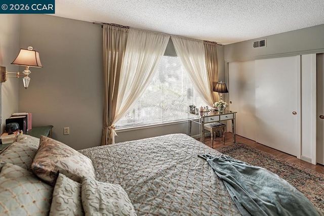 2001 Oakmont Way 6, Walnut Creek, CA 94595