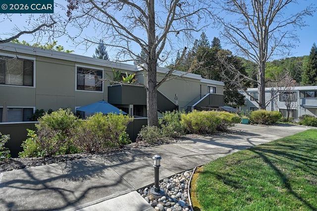 2001 Oakmont Way 6, Walnut Creek, CA 94595