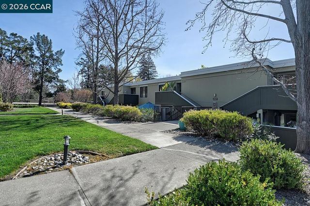 2001 Oakmont Way 6, Walnut Creek, CA 94595