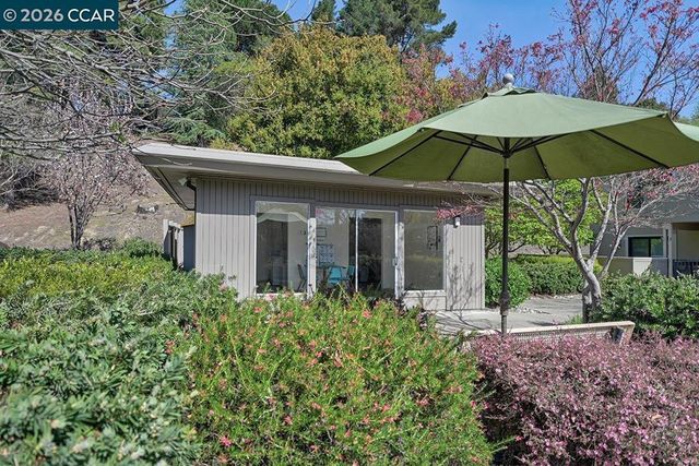 2001 Oakmont Way 6, Walnut Creek, CA 94595