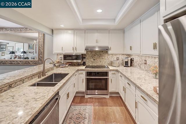 2001 Oakmont Way 6, Walnut Creek, CA 94595