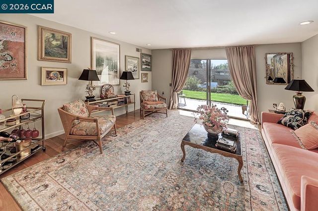 2001 Oakmont Way 6, Walnut Creek, CA 94595