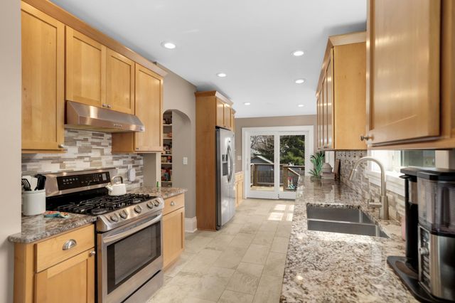 258 Hamline Avenue S, Saint Paul, MN 55105