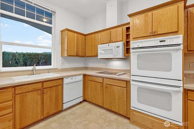 584 Canyon Drive, East Wenatchee, WA 98802