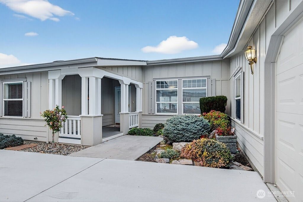 584 Canyon Drive, East Wenatchee, WA 98802