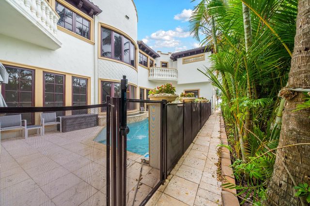 2760 N Atlantic Blvd, Fort Lauderdale, FL 33308