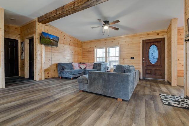 740 N Main Street, Stanton, KY 40380