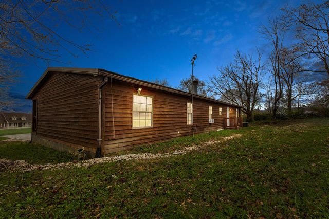 740 N Main Street, Stanton, KY 40380