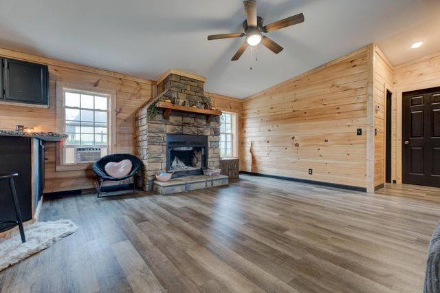 740 N Main Street, Stanton, KY 40380