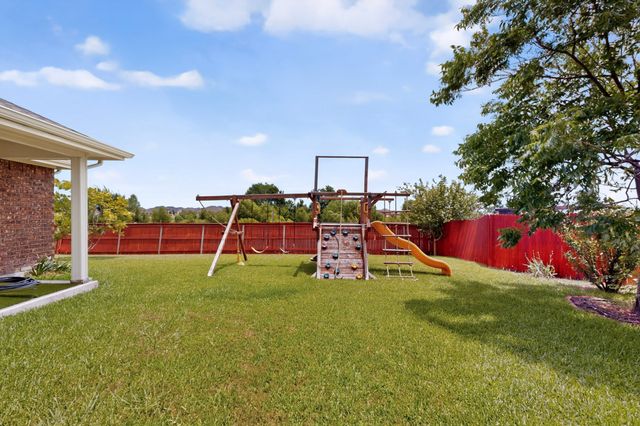 101 Wandering Drive, Forney, TX 75126