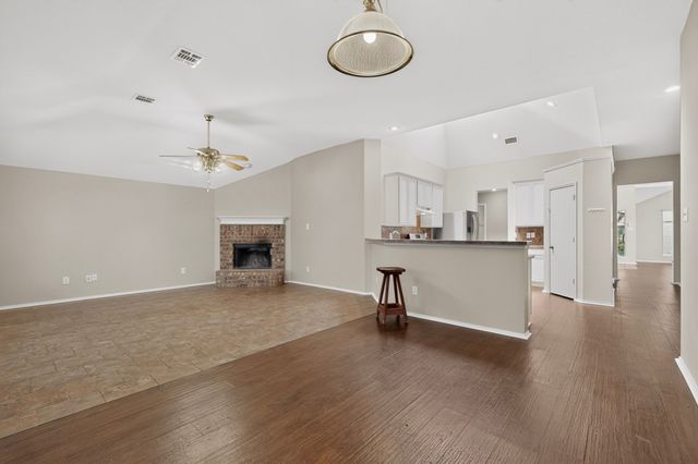 101 Wandering Drive, Forney, TX 75126