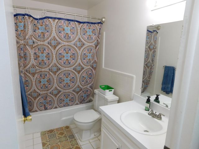 448 Fox Hills Drive S 3, Bloomfield Hills, MI 48304