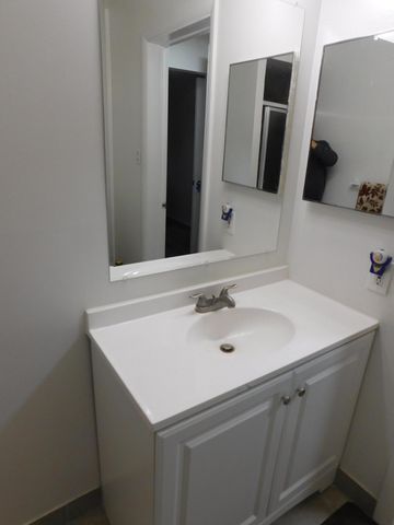 448 Fox Hills Drive S 3, Bloomfield Hills, MI 48304