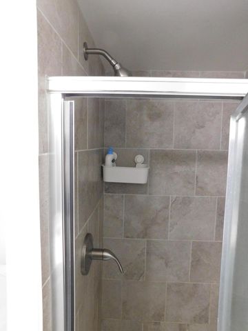 448 Fox Hills Drive S 3, Bloomfield Hills, MI 48304