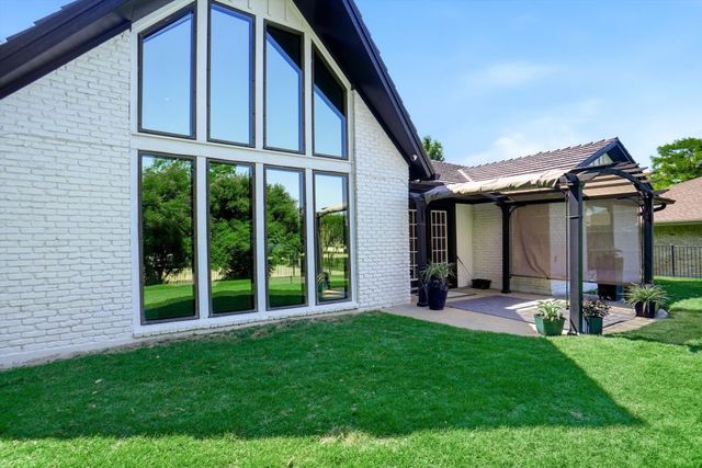 4213 Winding Way, Benbrook, TX 76126