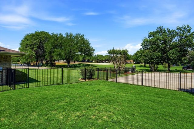 4213 Winding Way, Benbrook, TX 76126