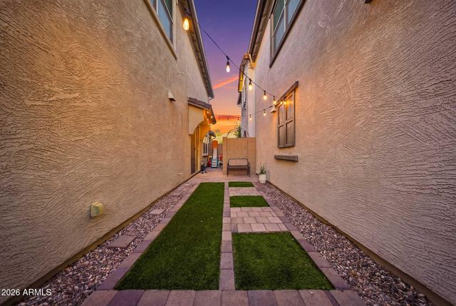 8351 E Impala Avenue, Mesa, AZ 85209