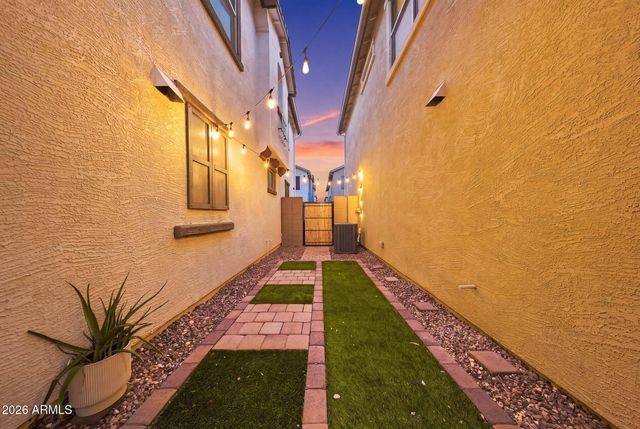 8351 E Impala Avenue, Mesa, AZ 85209