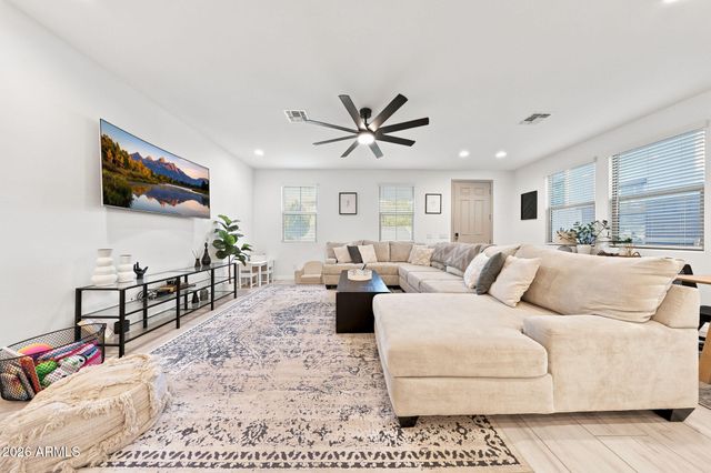 8351 E Impala Avenue, Mesa, AZ 85209