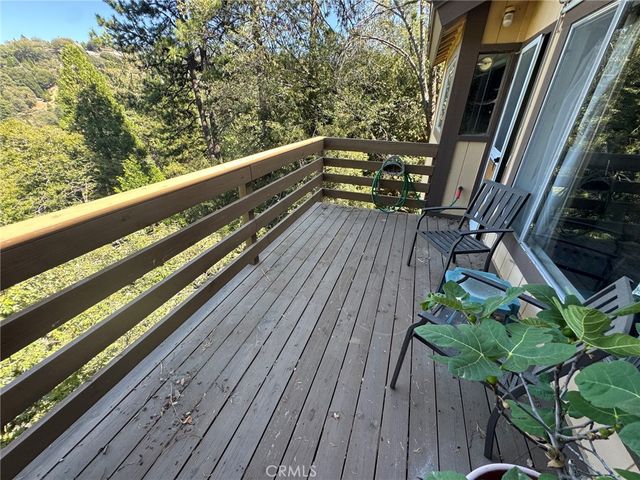 327 E Zermatt Drive, Crestline, CA 92325
