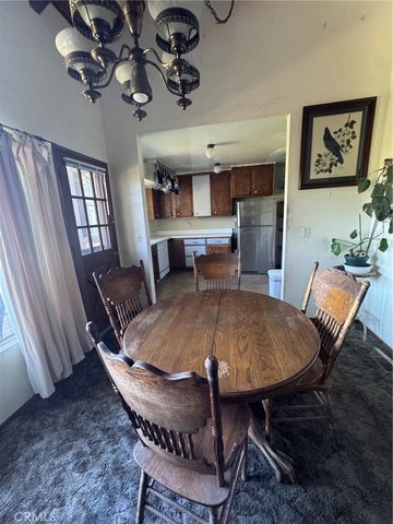 327 E Zermatt Drive, Crestline, CA 92325