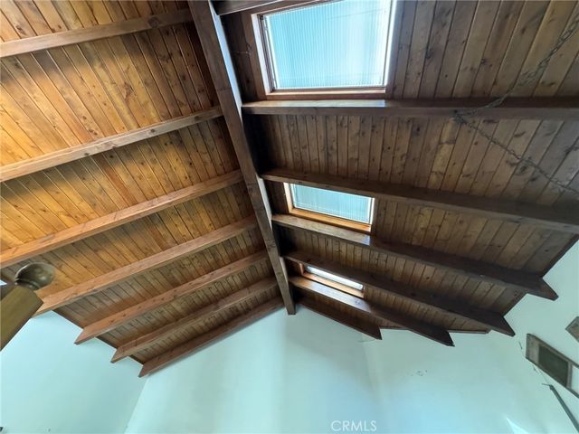 327 E Zermatt Drive, Crestline, CA 92325