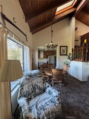 327 E Zermatt Drive, Crestline, CA 92325