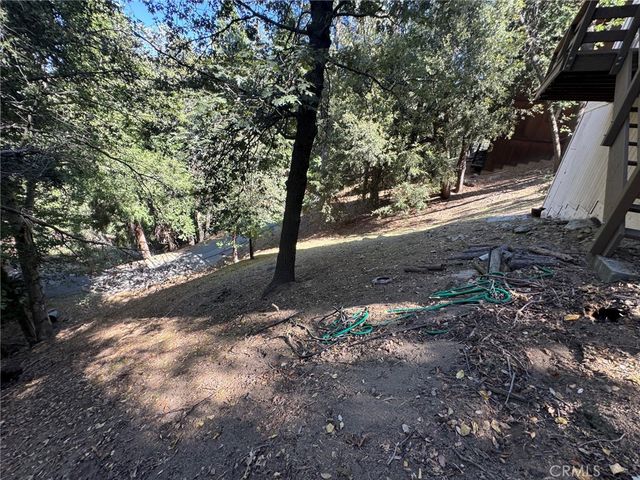 327 E Zermatt Drive, Crestline, CA 92325