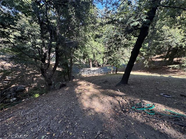 327 E Zermatt Drive, Crestline, CA 92325