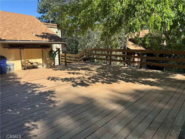 327 E Zermatt Drive, Crestline, CA 92325