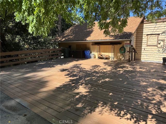 327 E Zermatt Drive, Crestline, CA 92325