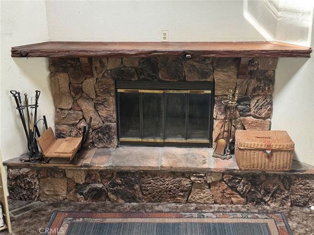 327 E Zermatt Drive, Crestline, CA 92325