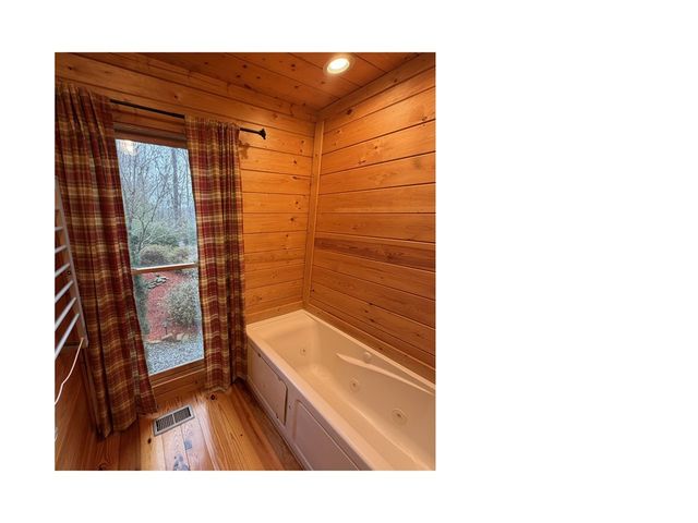 85 Hunter Drive, Talking Rock, GA 30175