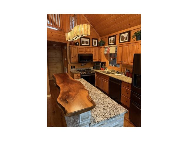 85 Hunter Drive, Talking Rock, GA 30175