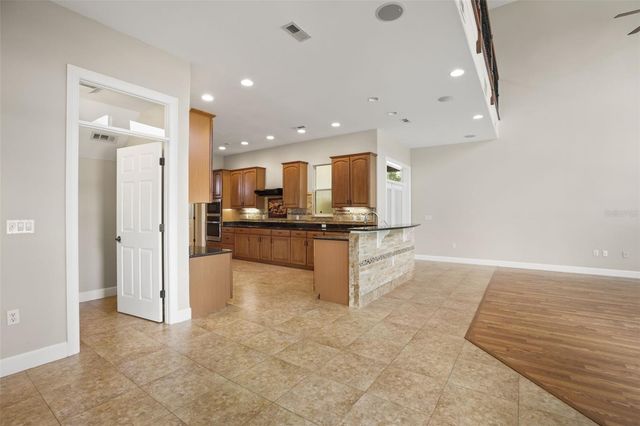 5554 PALM LAKE CIRCLE, Orlando, FL 32819