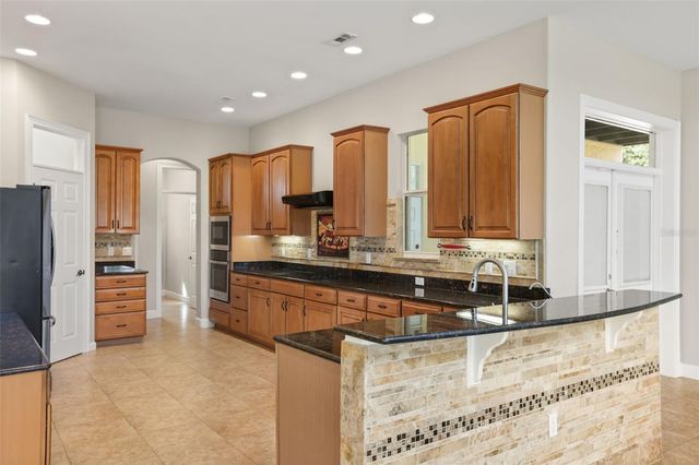 5554 PALM LAKE CIRCLE, Orlando, FL 32819