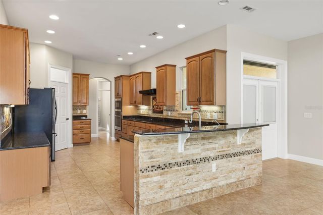 5554 PALM LAKE CIRCLE, Orlando, FL 32819