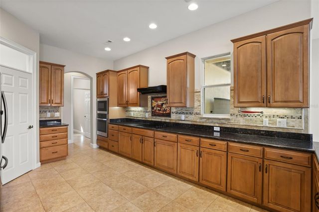 5554 PALM LAKE CIRCLE, Orlando, FL 32819