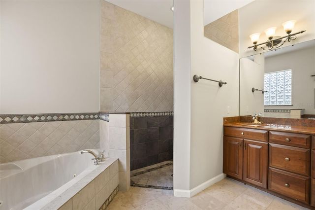 5554 PALM LAKE CIRCLE, Orlando, FL 32819