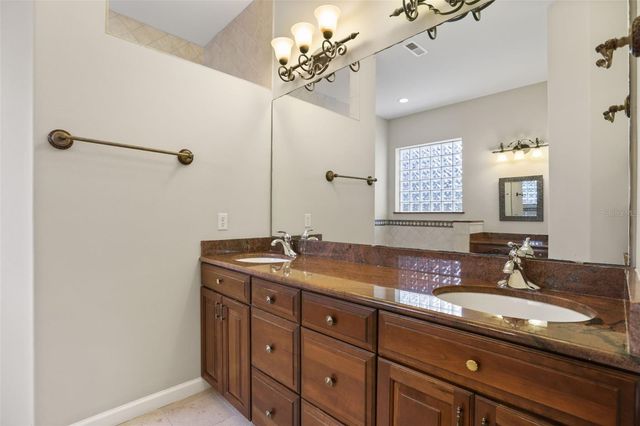 5554 PALM LAKE CIRCLE, Orlando, FL 32819