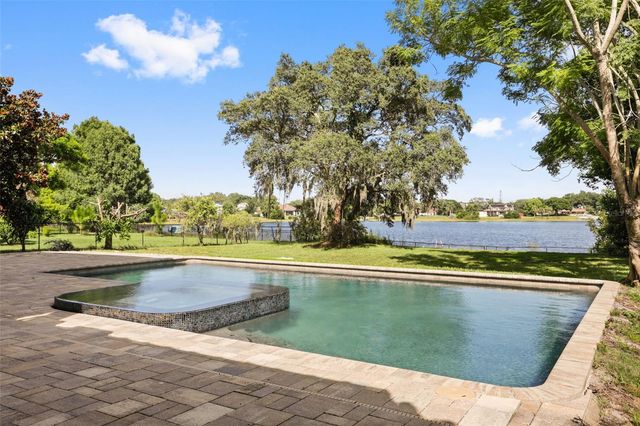5554 PALM LAKE CIRCLE, Orlando, FL 32819